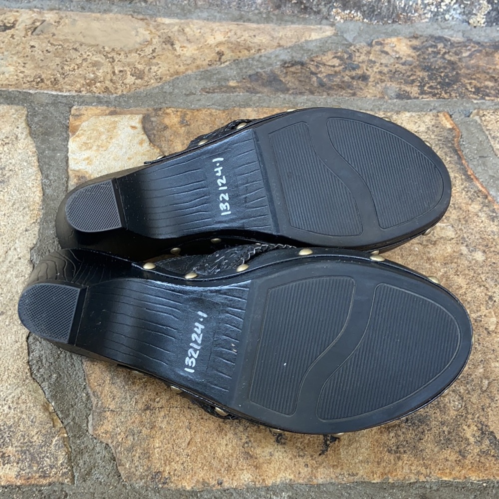 Jeffrey Tyler Clogs - Picture 6 of 10
